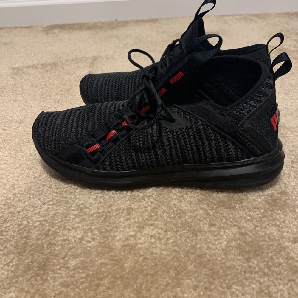 Men’s Enzo Peak Pumas size 10.5